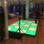 Leje af LED dansegulv, 240 cm * 360 cm. Lagt og nedtaget.